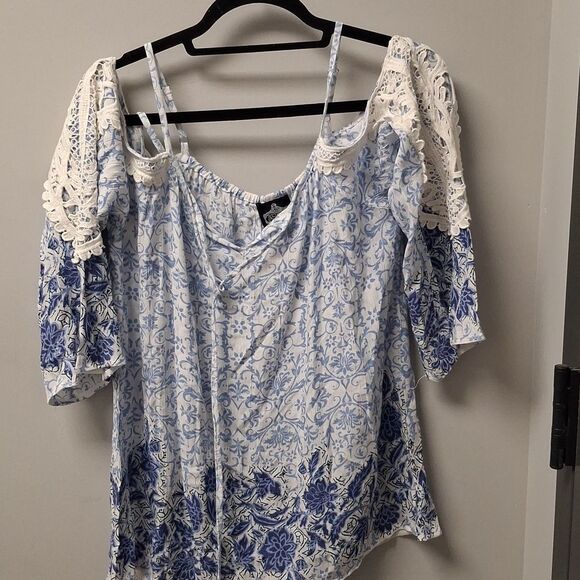 ANGIE BLUE & WHITE LACE BOHO OFF SHOULDERS LONG SLEEVE VINTAGE DESIGN FLOWY TOP - Picture 1 of 7